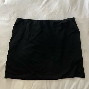 low rise mini skirt